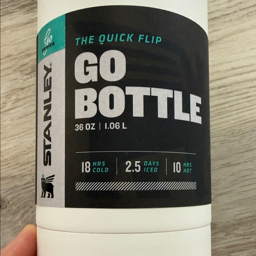 Stanley White and Gray Go Bottle 36oz - Picture 3 of 3